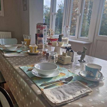 Walton Crescent Bed & Breakfast Winford ภายนอก รูปภาพ